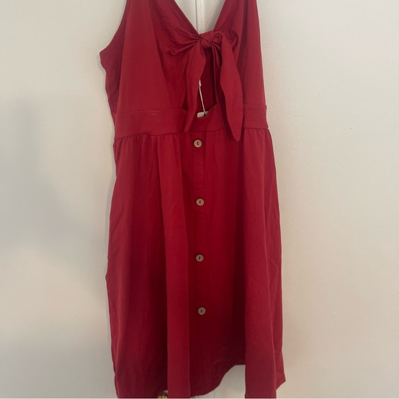 AMAZON | Red flowy dress - Picture 2 of 3